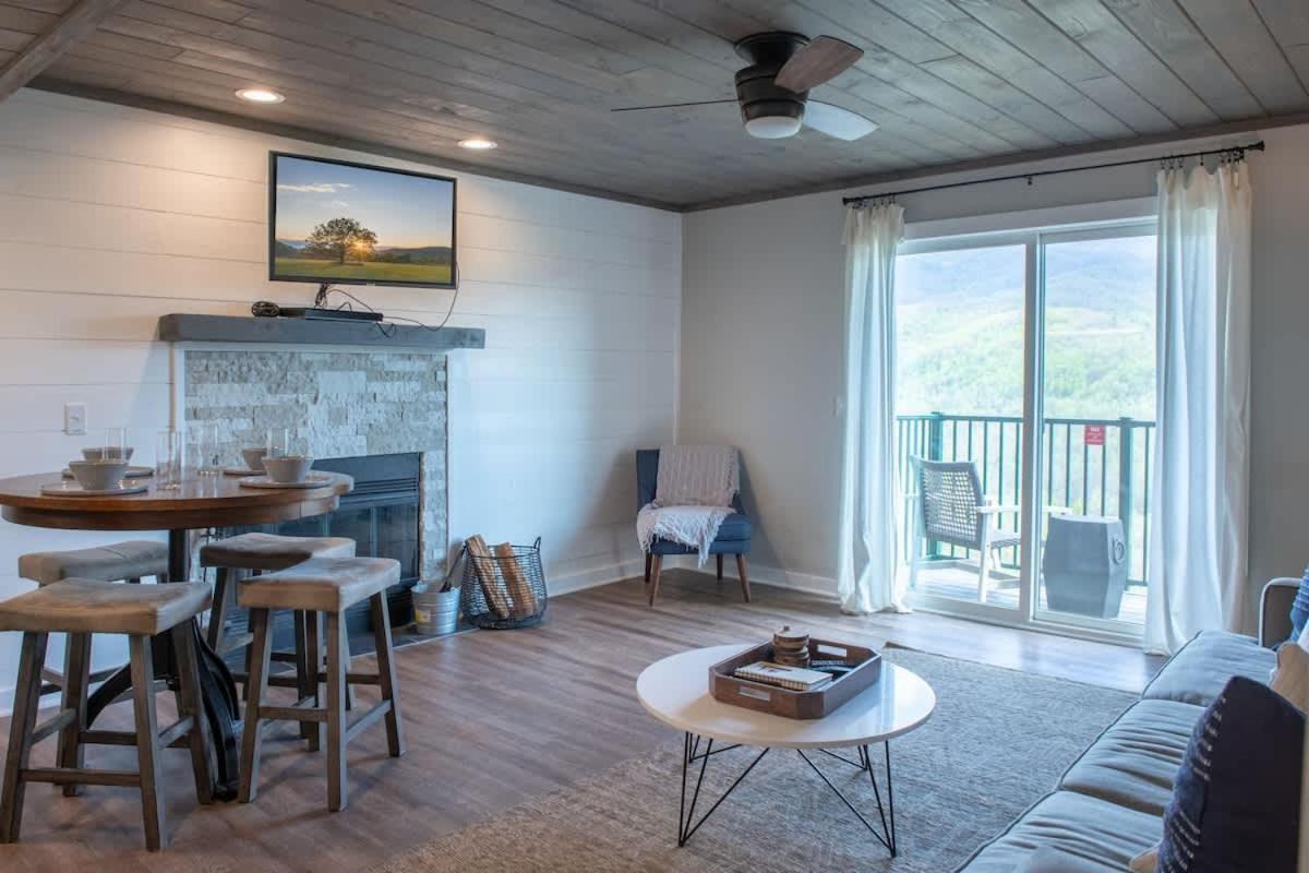 Modern Mountain Escape Villa Gatlinburg Eksteriør billede